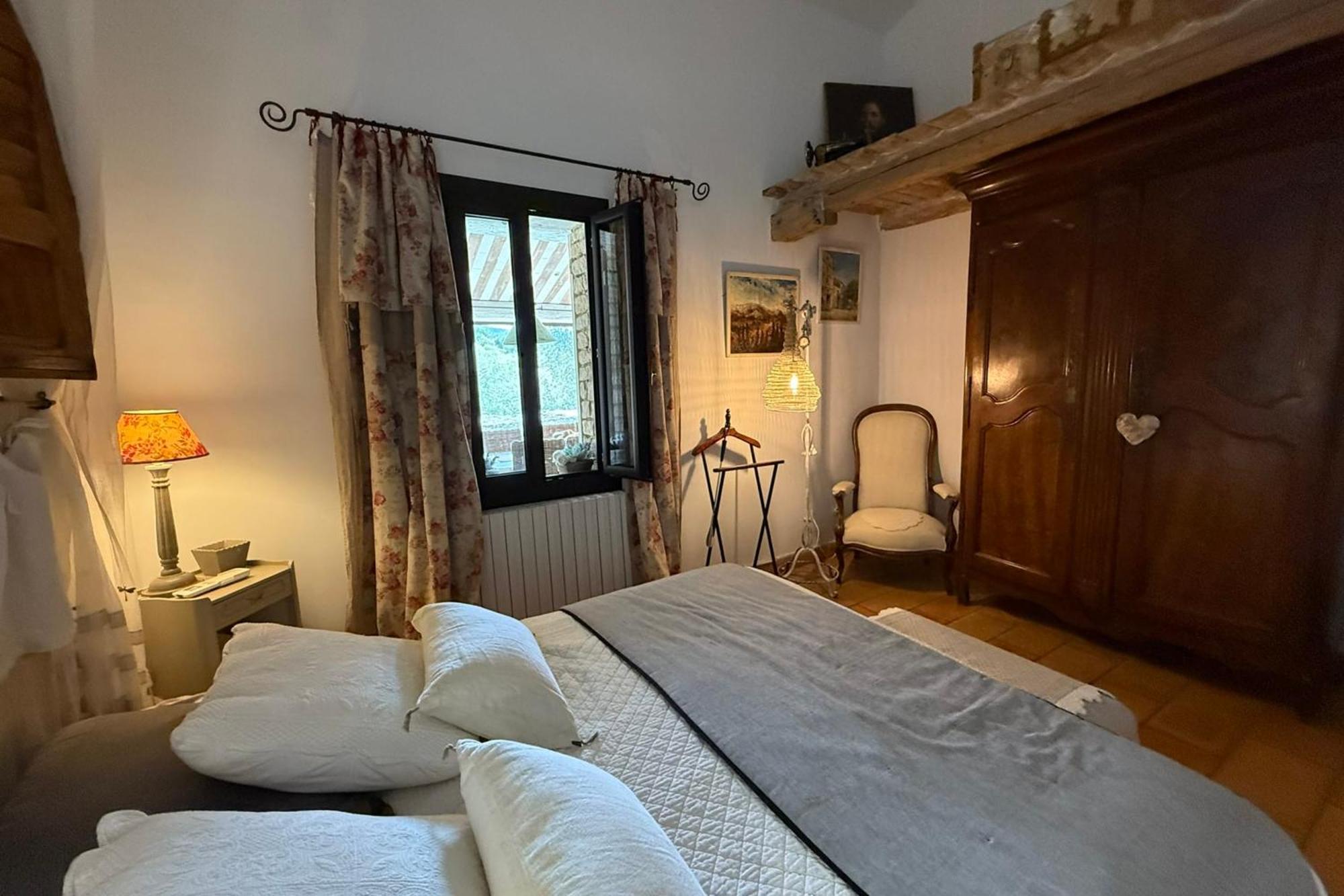 Beautiful Provencal Villa With Pool And Jacuzzi Lacoste  Exteriör bild